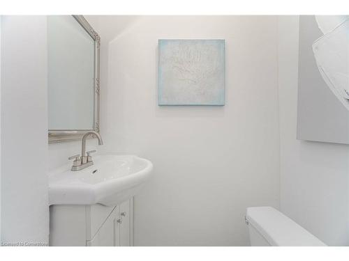 24 Keith Street, Hamilton, ON - Indoor Photo Showing Bathroom