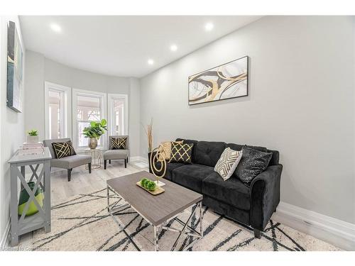 24 Keith Street, Hamilton, ON - Indoor Photo Showing Living Room