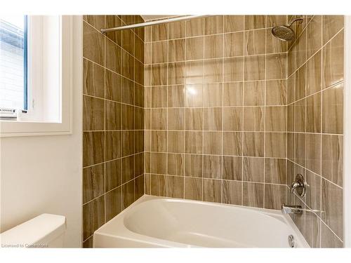 61 Red Maple Lane, Barrie, ON - Indoor Photo Showing Bathroom