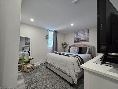 2-18 Ewing Street, Georgetown, ON - Indoor Photo Showing Bedroom