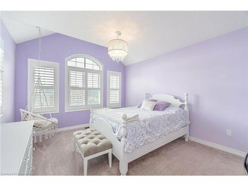 2 Hackett Street, East Gwillimbury, ON - Indoor Photo Showing Bedroom