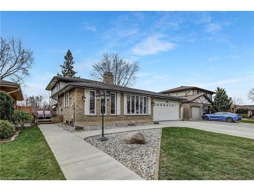 53 Winding Way, Brantford, ON - Outdoor With Facade