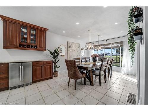 53 Winding Way, Brantford, ON - Indoor Photo Showing Dining Room