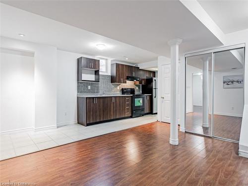 Lower-16 Evanwood Crescent, Brampton, ON - Indoor Photo Showing Kitchen