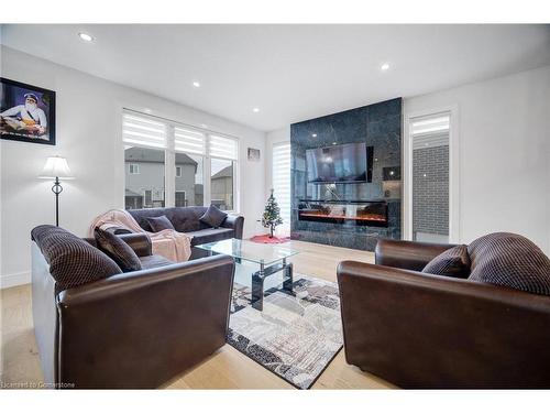 3314 David Milne Way, London, ON - Indoor Photo Showing Living Room