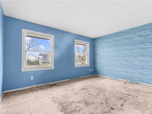 17 Maplestone Avenue, Sarnia, ON - Indoor Photo Showing Other Room