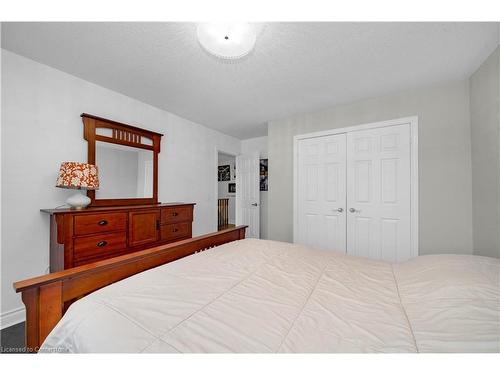 19-8038 Yonge Street, Thornhill, ON - Indoor Photo Showing Bedroom