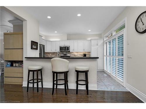 19-8038 Yonge Street, Thornhill, ON - Indoor Photo Showing Kitchen