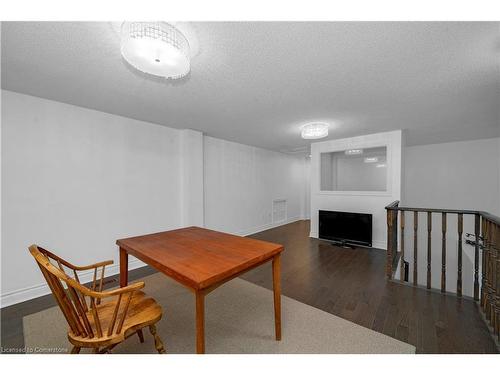 19-8038 Yonge Street, Thornhill, ON - Indoor Photo Showing Other Room