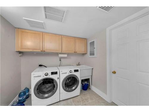 19-8038 Yonge Street, Thornhill, ON - Indoor Photo Showing Laundry Room