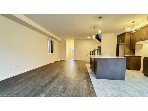 28 Sagewood Drive, Hamilton, ON - Indoor Photo Showing Kitchen