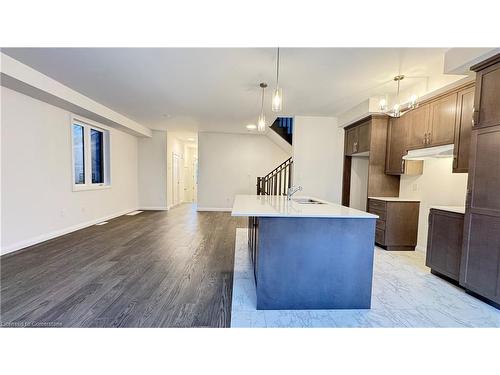 28 Sagewood Drive, Hamilton, ON - Indoor Photo Showing Kitchen