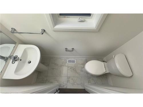 28 Sagewood Drive, Hamilton, ON - Indoor Photo Showing Bathroom