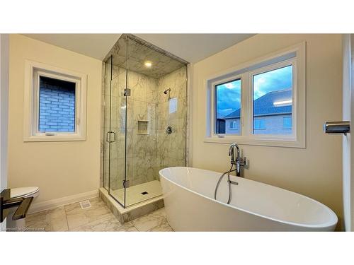 28 Sagewood Drive, Hamilton, ON - Indoor Photo Showing Bathroom