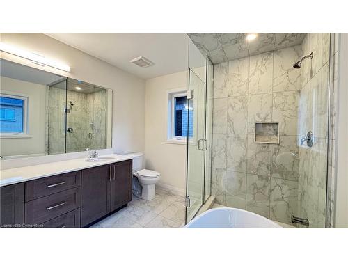 28 Sagewood Drive, Hamilton, ON - Indoor Photo Showing Bathroom