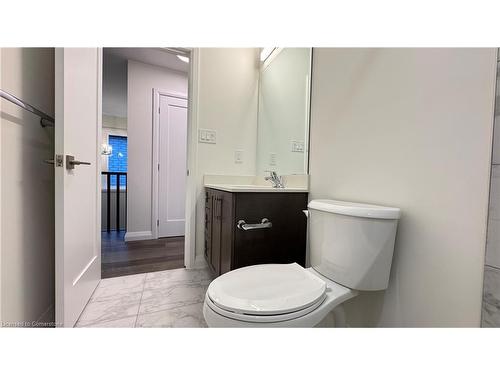 28 Sagewood Drive, Hamilton, ON - Indoor Photo Showing Bathroom