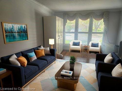 1856 Briarcrook Crescent, Mississauga, ON - Indoor Photo Showing Living Room