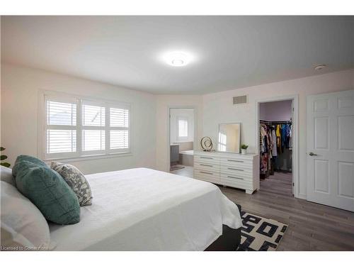 103 Kay Crescent, Fergus, ON - Indoor Photo Showing Bedroom