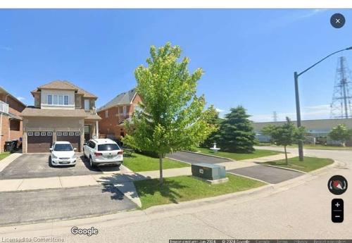 4781 Half Moon Grove, Mississauga, ON - Outdoor