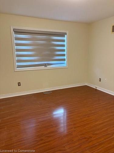 4781 Half Moon Grove, Mississauga, ON - Indoor Photo Showing Other Room