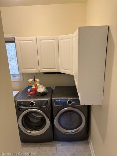 4781 Half Moon Grove, Mississauga, ON - Indoor Photo Showing Laundry Room