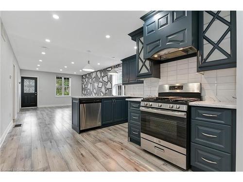 Upper-54 Craigmiller Avenue, Hamilton, ON - Indoor Photo Showing Kitchen With Upgraded Kitchen