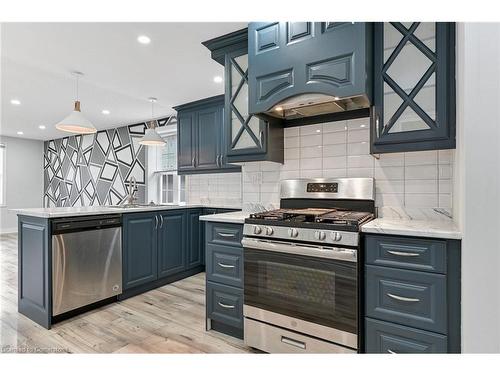 Upper-54 Craigmiller Avenue, Hamilton, ON - Indoor Photo Showing Kitchen With Upgraded Kitchen