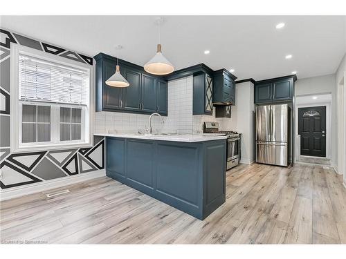 Upper-54 Craigmiller Avenue, Hamilton, ON - Indoor Photo Showing Kitchen With Upgraded Kitchen