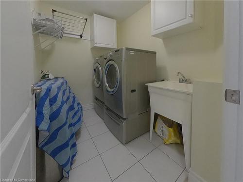 584 Pinery Trail, Waterloo, ON - Indoor Photo Showing Laundry Room