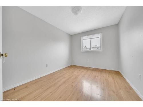 248 Activa Avenue N, Kitchener, ON - Indoor Photo Showing Other Room