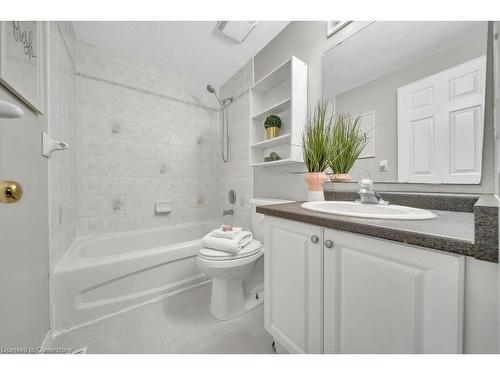 248 Activa Avenue N, Kitchener, ON - Indoor Photo Showing Bathroom