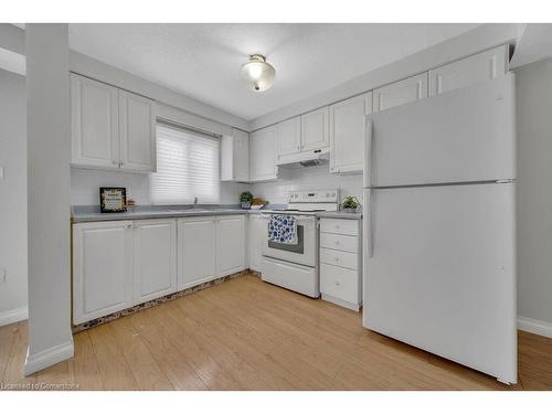 248 Activa Avenue N, Kitchener, ON - Indoor Photo Showing Kitchen