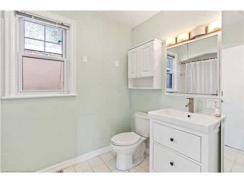 136 Brantdale Avenue, Hamilton, ON - Indoor Photo Showing Bathroom