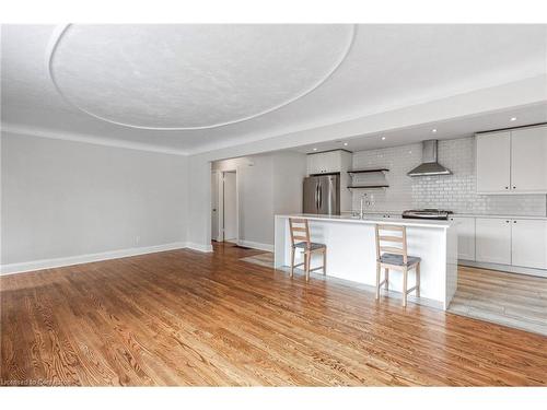 136 Brantdale Avenue, Hamilton, ON - Indoor Photo Showing Kitchen