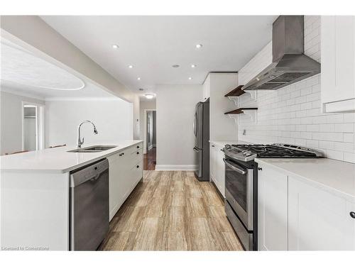 136 Brantdale Avenue, Hamilton, ON - Indoor Photo Showing Kitchen With Stainless Steel Kitchen With Upgraded Kitchen