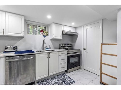 136 Brantdale Avenue, Hamilton, ON - Indoor Photo Showing Kitchen With Double Sink