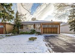 3510 Riverspray Crescent  Mississauga, ON L4Y 3M7