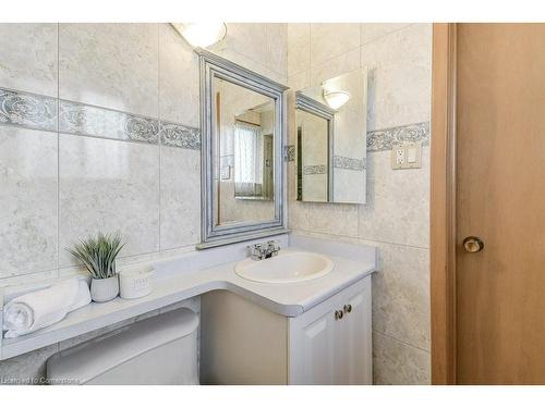 3510 Riverspray Crescent, Mississauga, ON - Indoor Photo Showing Bathroom