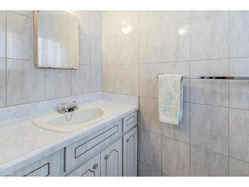 3510 Riverspray Crescent, Mississauga, ON - Indoor Photo Showing Bathroom