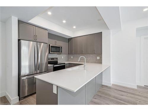 108-4 Kimberly Lane, Collingwood, ON - Indoor Photo Showing Kitchen With Upgraded Kitchen