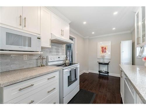 62 Berkshire Square, Brampton, ON - Indoor Photo Showing Kitchen