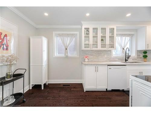 62 Berkshire Square, Brampton, ON - Indoor Photo Showing Kitchen