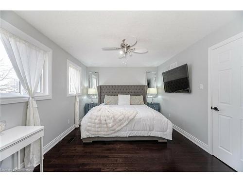 62 Berkshire Square, Brampton, ON - Indoor Photo Showing Bedroom