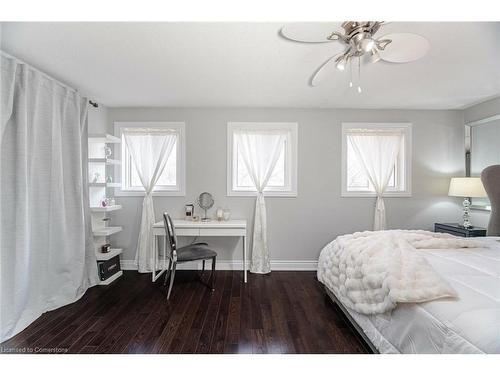 62 Berkshire Square, Brampton, ON - Indoor Photo Showing Bedroom