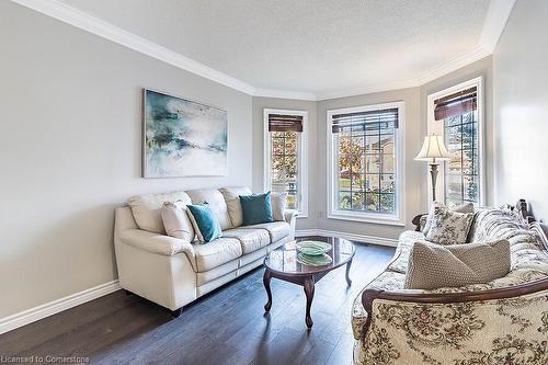 7326 Aspen Avenue, Mississauga, ON - Indoor Photo Showing Living Room