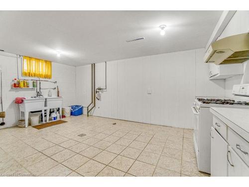 2 Anderson Street, St. Catharines, ON - Indoor Photo Showing Kitchen