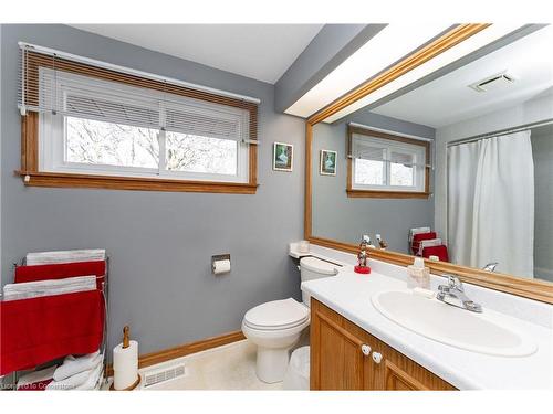 52 Wallis Crescent, Toronto, ON - Indoor Photo Showing Bathroom