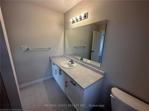 17 Wilkinson Avenue, Cambridge, ON - Indoor Photo Showing Bathroom