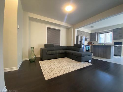 4 Amos Avenue, Brantford, ON - Indoor Photo Showing Living Room