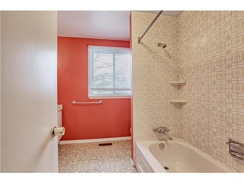 13 Carisbrooke Court, Brampton, ON - Indoor Photo Showing Bathroom